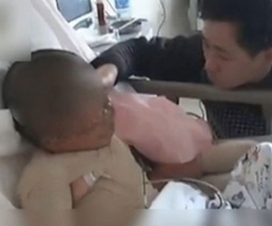 Cậu bé 6 tuổi dũng cảm lao vào đám cháy lớn cứu ông nội