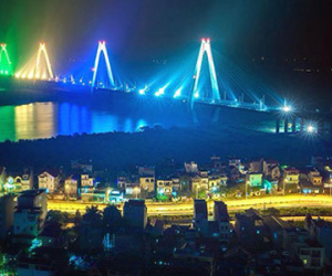 Ngỡ ngàng với đề xuất bắn pháo hoa trên cầu Nhật Tân thường xuyên