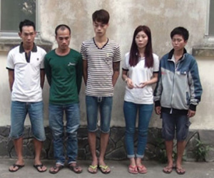 Thiếu nữ cùng 4 bạn trai thuê khách sạn "phê" ma tuý