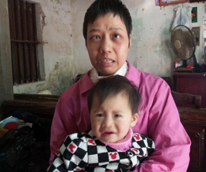 Hà Nội: Người mẹ hy sinh đôi mắt để đổi mạng sống cho con