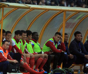 Công Vinh “sống mòn” ở Bình Dương