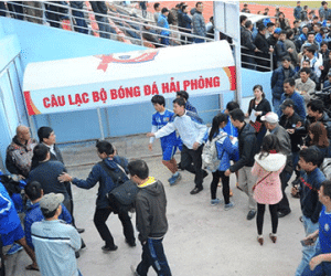 Trọng tài làm tốt, sân Hải Phòng có thể bị "treo"