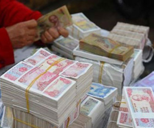 "Luật ngầm" trong thị trường đổi tiền lẻ “chợ đen”