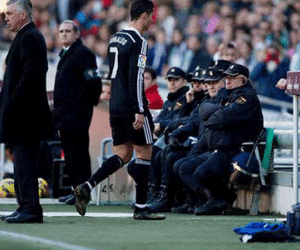 Ronaldo lên tiếng xin lỗi CĐV và "nạn nhân" Edimar vì thẻ đỏ: 'Tôi đã quá nông nổi...'