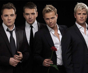 Thành viên Westlife đi bán rong: Thì có sao?