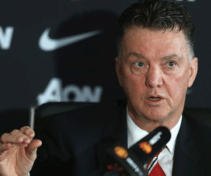 Van Gaal xung đột với BLĐ Man Utd