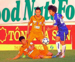 "100% trọng tài đều thổi penalty ở pha ngã của Công Phượng"