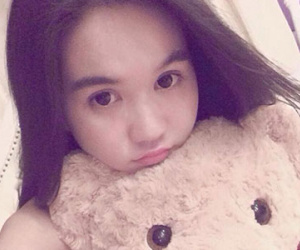 Ngọc Trinh: "Phụ nữ than thiếu tiền vẫn đi mua sắm"