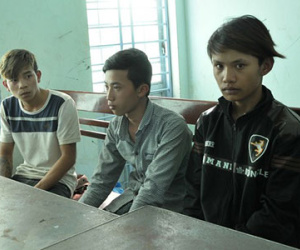 Bắt nhóm thanh thiếu niên đâm CSGT