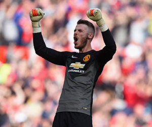 Man Utd "trói chân" De Gea đến 2020