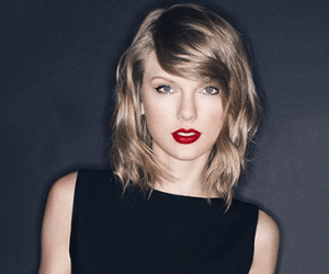 Taylor Swift phản pháo tin tặc dọa tung ảnh khỏa thân