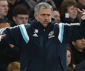 Vì Costa, Mourinho nhảy bổ mắng BLV truyền hình