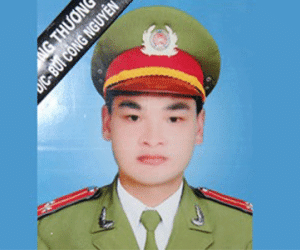 Bị bắn vào ngực, trung úy công an vẫn quật ngã nghi phạm