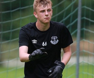 Hổ báo, thủ môn Everton bị đồng đội đánh nhập viện