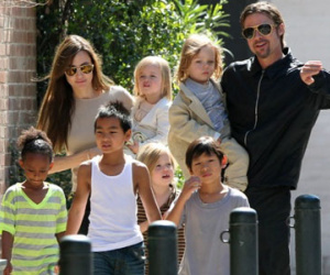 Rộ tin Angelina Jolie muốn nhận thêm con nuôi