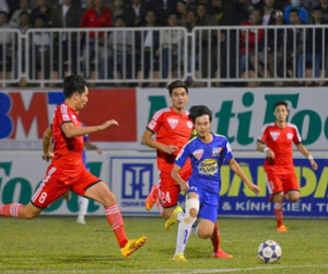 Clip: HAGL 1-2 Quảng Ninh: Minh Tuấn ghi dấu trong ngày trở lại