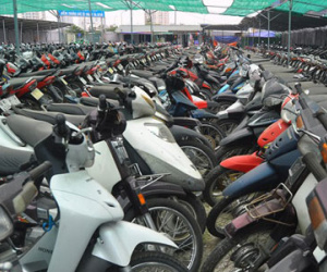 Hàng chục SH, môtô nửa tỷ vô chủ ở bãi giữ xe vi phạm