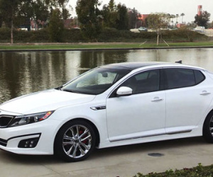 Kia K5 có giá 908 triệu đồng tại Việt Nam