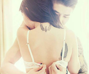 Ảnh cưới sexy bị phản đối dữ dội ở Malaysia