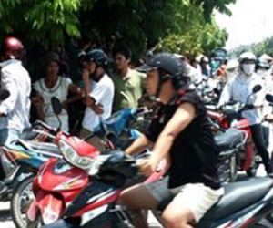 Cả làng vây bắt đối tượng nghi bắt cóc trẻ em
