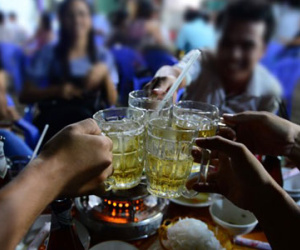 Nỗi lo ngày Tết: Nhậu nhẹt, chém gió… nhập viện vì Tết