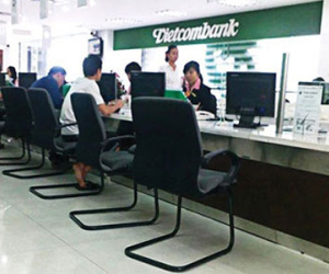 Tăng tốc tái cơ cấu ngân hàng