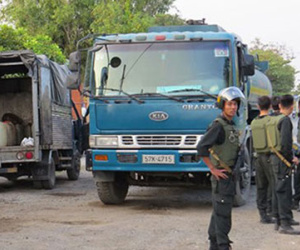 Bắt thêm hai nghi can trộm xăng máy bay