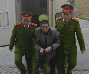 Hòa Bình: 7 năm tù giam cho kẻ chém chết bố đẻ