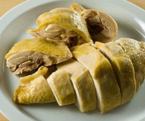 Những người không nên ăn thịt gà