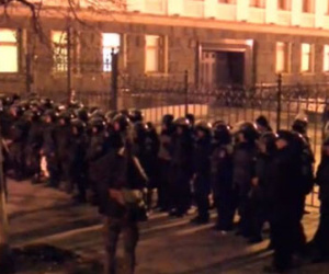 Ukraine: Người biểu tình tấn công dinh tổng thống