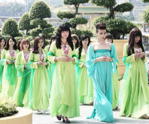 Dàn diễn viên đồng loạt tố Kenny Sang trước giờ G