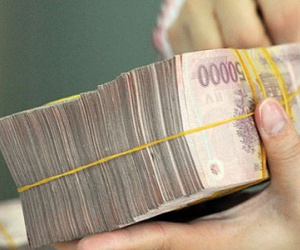 Chấp nhận nới lỏng tiền tệ