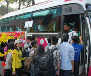 Nỗi lo ngày Tết: Cuộc chiến... “về nội hay ngoại”?