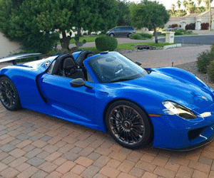 Rao bán siêu xe Porsche 918 Spyder hàng độc trên eBay