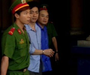 Sinh viên trường luật hãm hiếp bé gái ngay trên đường