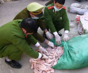 La liệt đồ thối trên bàn tiệc Tết