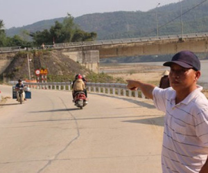 Giải cứu nữ sinh suýt bị bạn trai thiêu sống