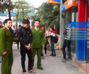 Cao thủ trộm tiền tỷ ở nhiều cây ATM