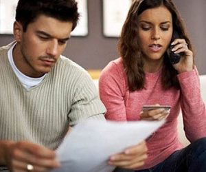 Nghi ngờ vì vợ được thưởng Tết quá nhiều