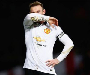 Van Gaal bị công kích vì o ép Rooney