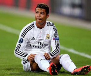 Y học đã bó tay với đầu gối của Cristiano Ronaldo