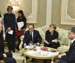Hòa đàm 4 bên, Ukraine vẫn đọ súng ác liệt