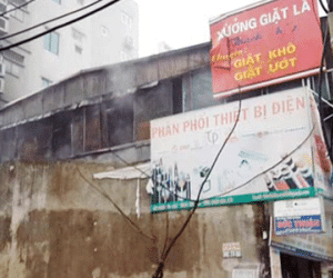 Cháy cửa hàng giặt là, hàng xóm tưởng luộc bánh chưng
