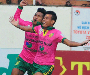 Hoàng Anh Gia Lai 2-2 Đồng Tháp: Công Phượng lập cú đúp