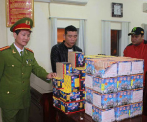 Thu gần 2 tấn pháo các loại trước dịp Tết Nguyên đán