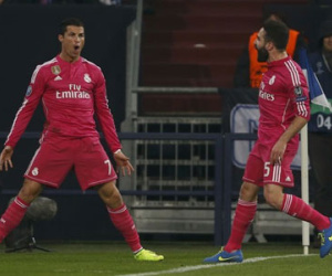 Real cân bằng kỷ lục của Bayern, Ronaldo bắt kịp Messi