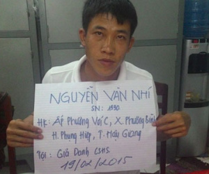 Giả danh cảnh sát chặn xe kiểm tra giấy tờ