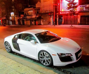 Siêu xe Audi R8 tái xuất ở Sài Gòn dịp Tết