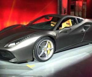Vén màn hàng độc Ferrari 488 GTB