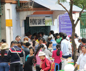 Ngộp thở chen lấn vào các khu du lịch ở TP HCM